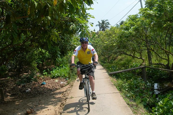 Beyond the Horizon: Crafting the Ultimate Immersive Cycling Experience in Asia